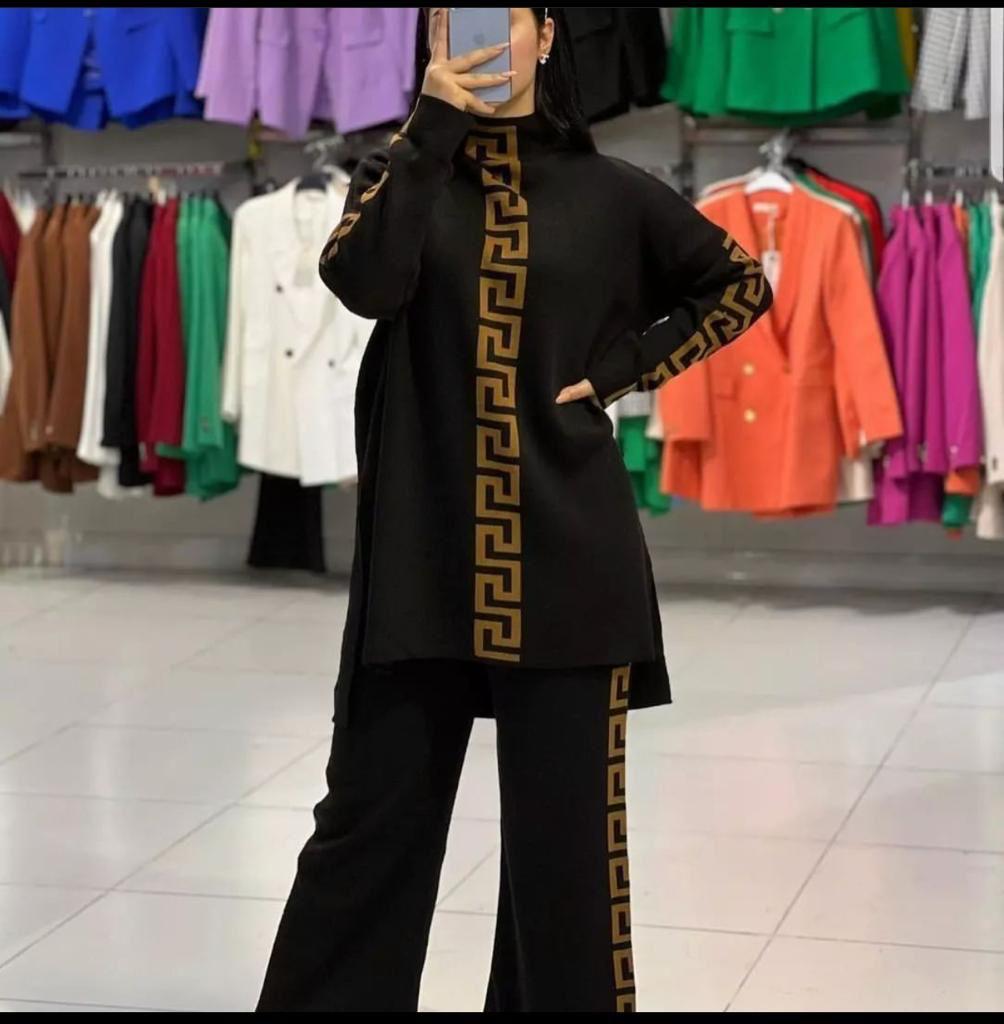 FLEECE 2 PIECES VERTICAL PRINTED OUTFIT CH # 324